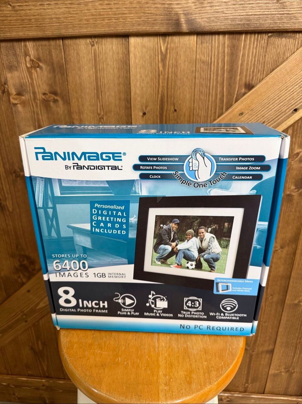 Pandigital PanImage 8” Digital Photo Frame 1GB WiFi Bluetooth 4:3 Open Box (9134
